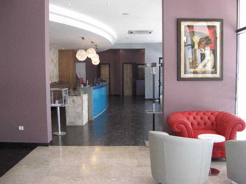 Slovenska Plaza Standard Hotel